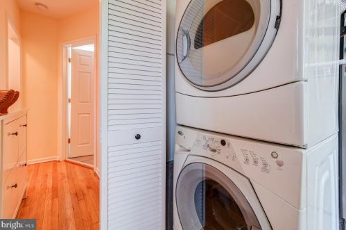 1225 C St, Washington DC 20003-1806 exterior