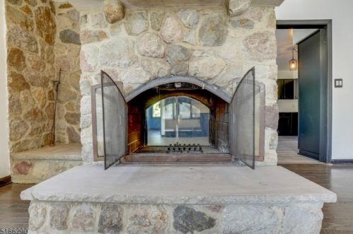 305 Short Hills Ave, Springfield NJ  07081-1011 exterior