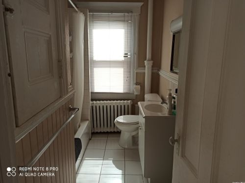 28 Carll Ave, Babylon NY  11702-2703 exterior