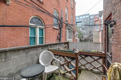 2302 Locust St, Philadelphia PA 19139-4517 exterior