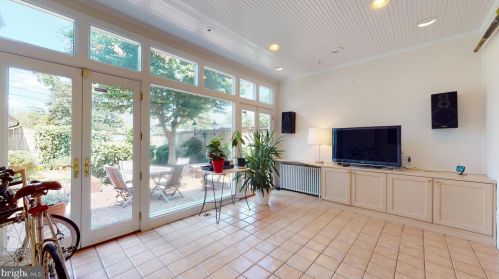 3633 Fulton St, Washington DC  20007-1452 exterior