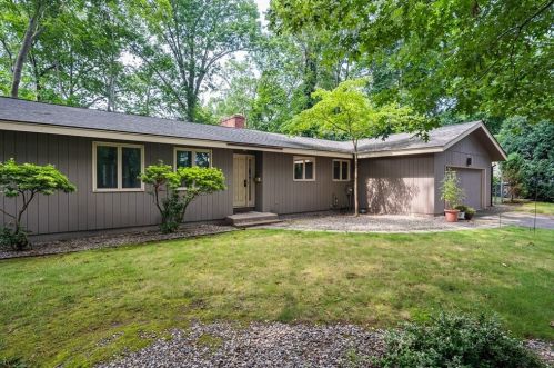 162 Hawthorne St, Springfield, MA 01106-1962