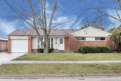 116 Elm Tree Ln, Elmhurst, IL 60126-3648