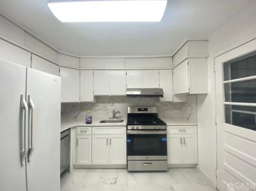 225 Loring Ave, Edison NJ  08817-3634 exterior