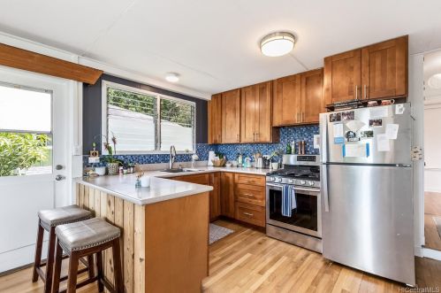 2910 Dole St, Honolulu HI 96816-1730 exterior