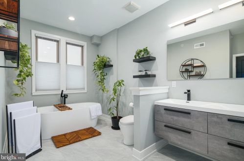 1313 29 St, Philadelphia PA 19121-4503 exterior