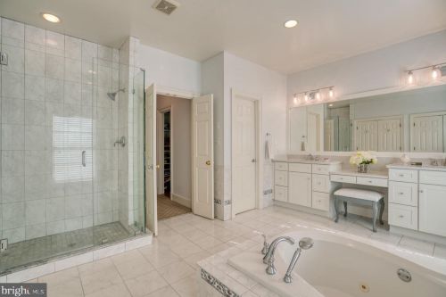 1613 Maddux Ln, Mc Lean VA 22101-3200 exterior