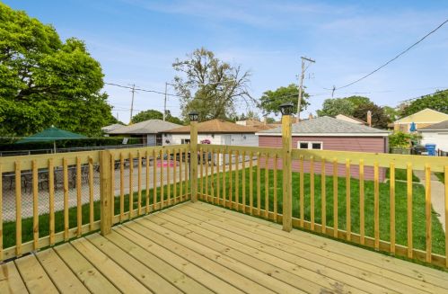 6539 Neva Ave, Chicago IL  60631-1677 exterior