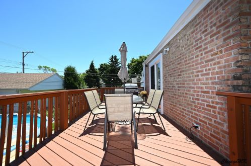 3807 Odell Ave, Chicago IL 60634-3404 exterior