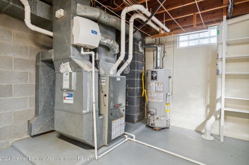 1806 Linden St, East Lansing MI 48823-3722 exterior