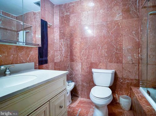 2319 Delancey Pl, Philadelphia PA 19103-6406 exterior