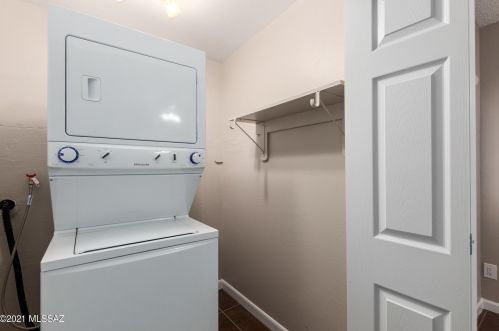 4975 Bellevue St, Tucson AZ 85712-4913 exterior