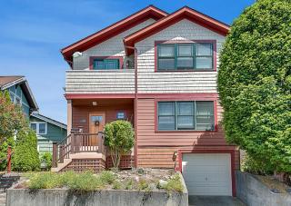 808 47 St, Seattle WA  98105-3817 exterior