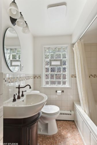 5454 Windsor Ave, Chicago IL 60625-3822 exterior