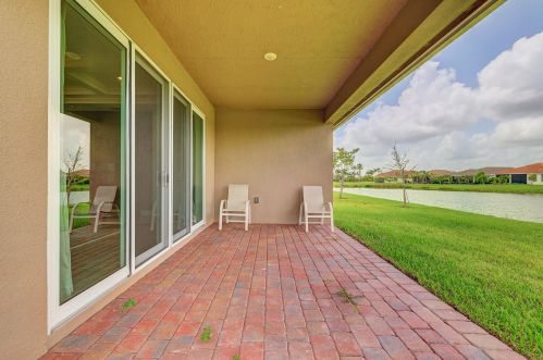 9516 Royal Poinciana Dr, Fort Pierce FL  34987-2506 exterior