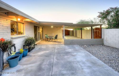 1302 Camino Seco, Tucson AZ 85710-1707 exterior