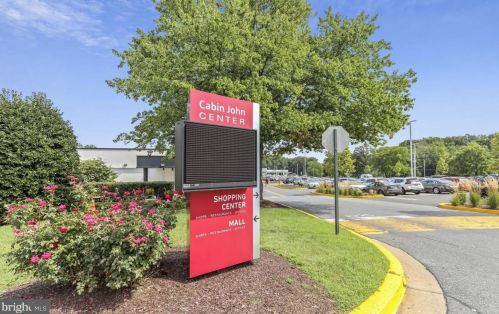 7825 Muirfield Ct, Rockville MD 20854-4078 exterior