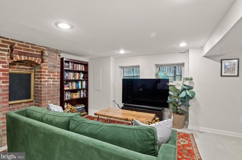 42 Quincy Pl, Washington DC 20001-1107 exterior