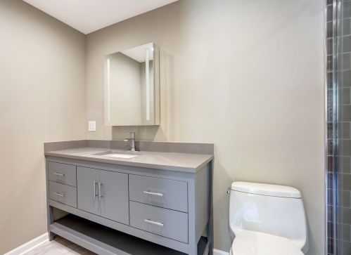 1934 Newport Ave, Chicago IL  60657-1026 exterior