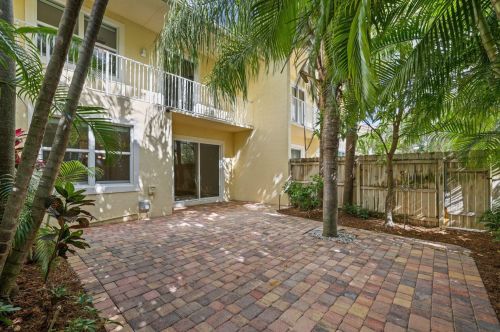 4220 5 Ave, Boca Raton FL 33431-4659 exterior