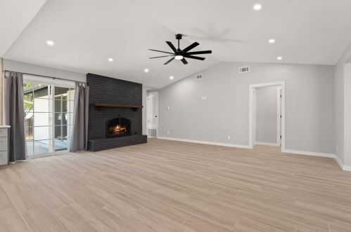 900 Bend Dr, Austin TX  78758-3923 exterior