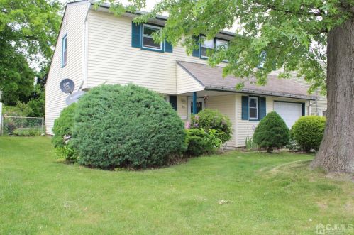 70 Madison St, Iselin NJ  08830-1917 exterior