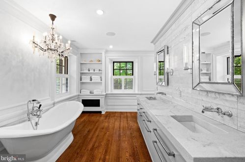 104 Mermaid Ln, Philadelphia PA 19118-3246 exterior