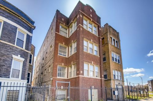 3947 Van Buren St, Chicago, IL 60624-3100