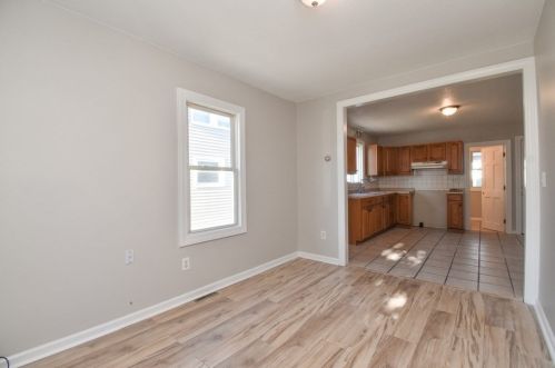 105 Lyons St, Springfield MA 01151-1610 exterior