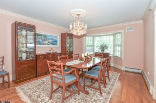 1 Briarcliffe Dr, Scotch Plains NJ 07076-2314 exterior