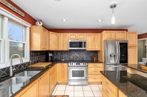 2730 60 St, Fennville MI 49408-9414 exterior