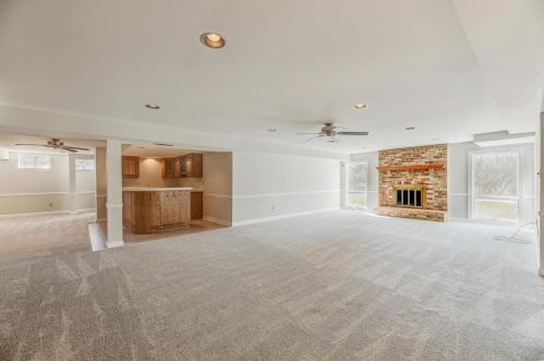 915 Delvin Dr, Saint Louis MO 63141-8830 exterior