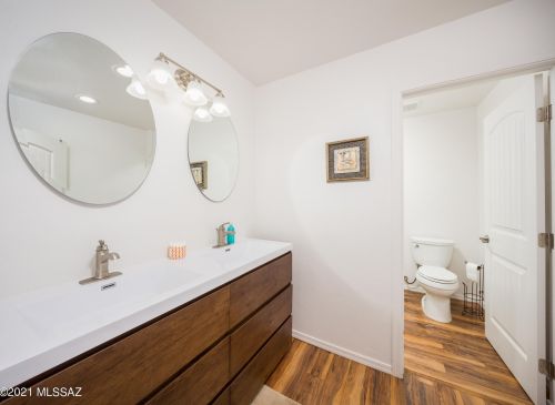 2201 Los Altos Ave, Tucson AZ  85705-5727 exterior