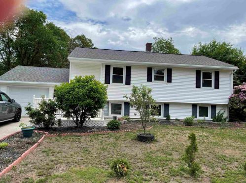 4 Jay Dr, Concord, NH 03301-7831