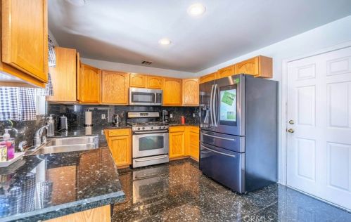 8536 Cedar St, Bellflower CA 90706-6515 exterior