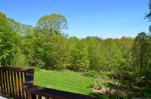 242 Barrack Hl Rd, Ridgefield CT 06877-3006 exterior