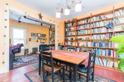 23 Hl St, Dover NH 03820-3111 exterior