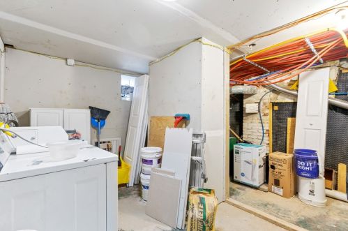 9 Carrick Ave, Pittsburgh PA  15210-4321 exterior