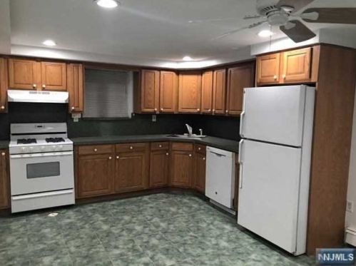 396 Mckinley St, Fairview NJ  07022-1916 exterior