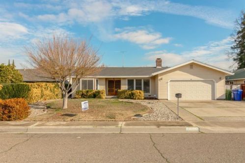 2420 Jensen Pl, Turlock CA  95382-1611 exterior