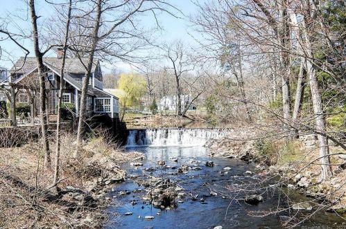 311 Silvermine Ave, Norwalk CT exterior