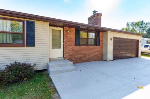 9479 Sprinkle Rd, Kalamazoo, MI 49002-7444