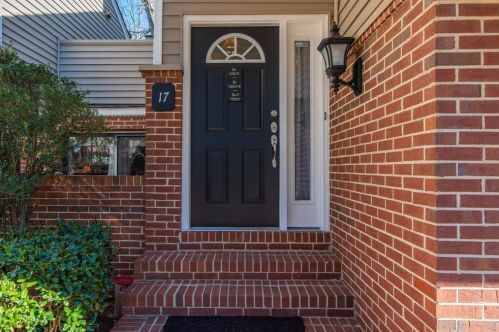 17 Dunwoody Springs Dr, Atlanta, GA 30328-4552