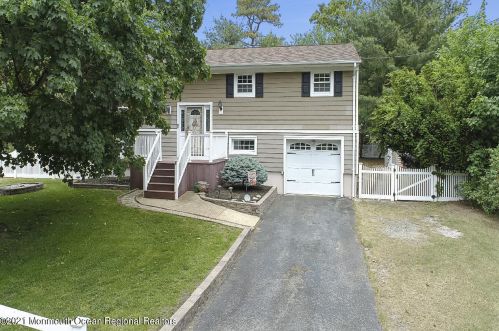 8 Goldweber Ave, Jackson Twp, NJ 08527-2433