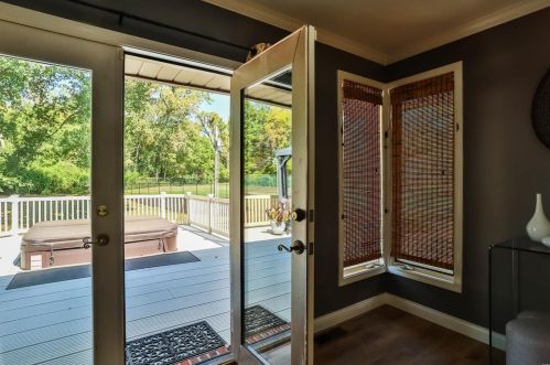 10101 Courtwick Dr, Saint Louis MO 63128-1613 exterior