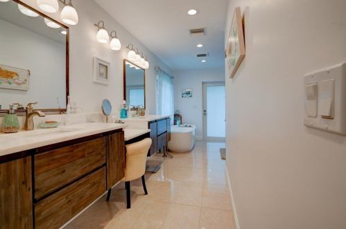 8470 Mizzen Dr, Boynton Beach FL 33472-2721 exterior