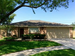 18407 Tall Cypress Dr, Spring TX  77388-4980 exterior