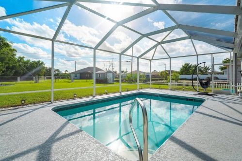 364 Saginaw Ave, Fort Pierce FL  34953-5988 exterior