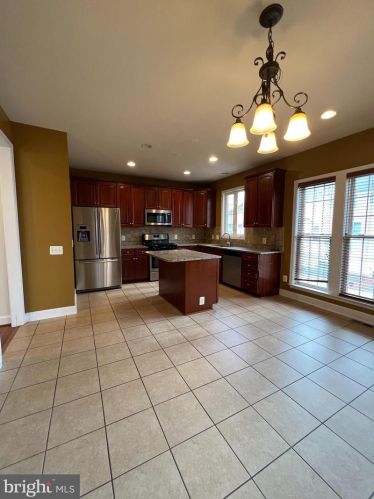 3269 Fort Lincoln Dr, Washington DC  20018-4316 exterior