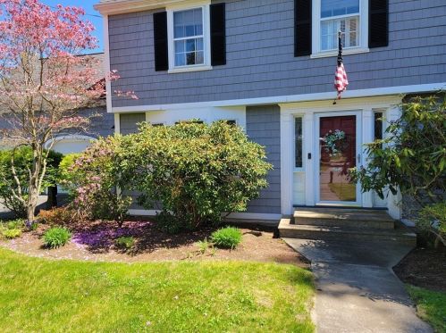 77 Church St, Ware, MA 01082-1203